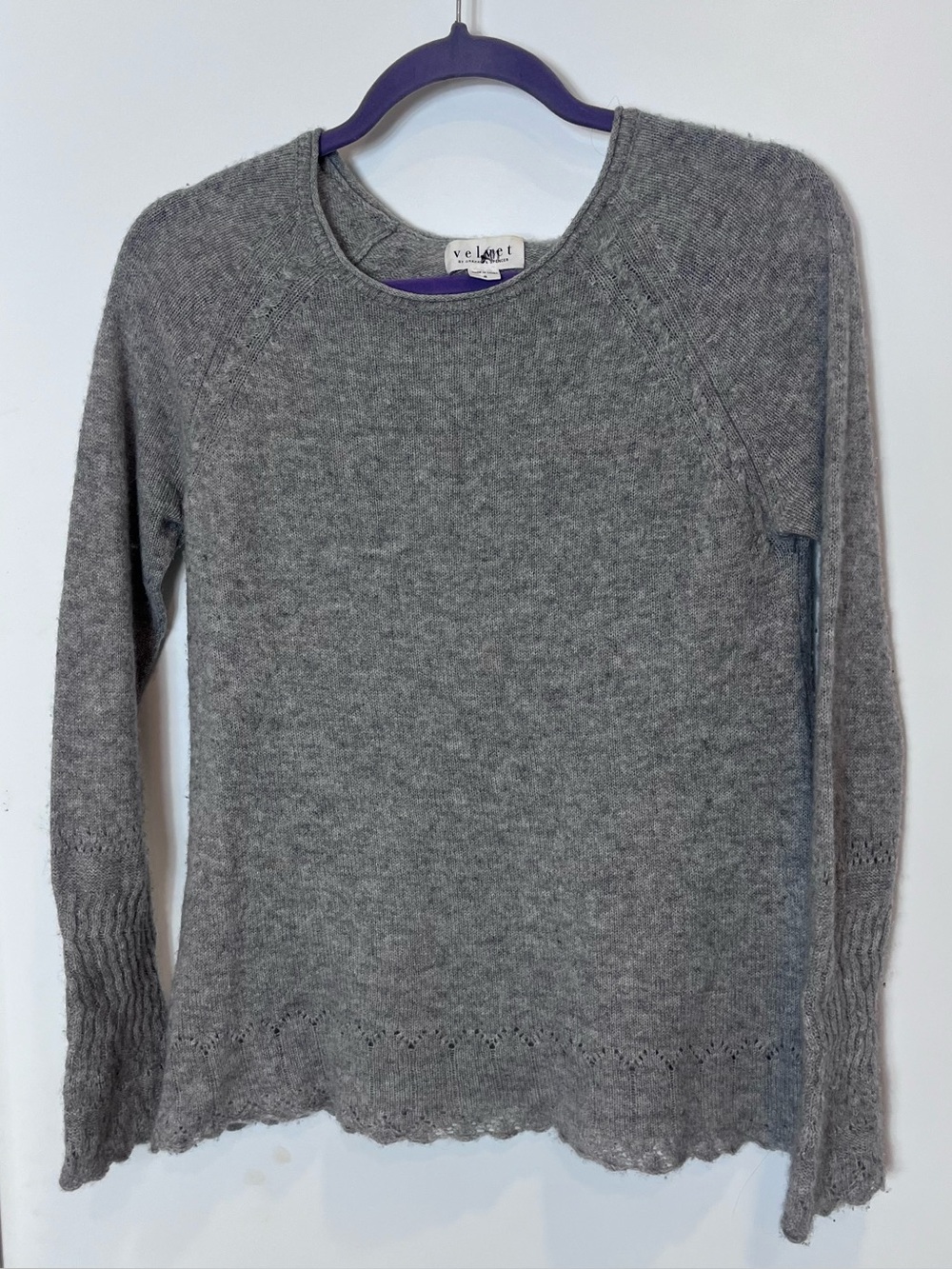 Velvet by Graham & Spencer Cashmere Heather Gray Scallop Crewneck Sweater Small